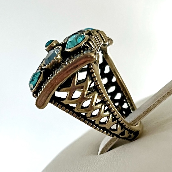 Like NEW!! 6.5 Blue Heidi Daus Ring - Picture 2 of 6